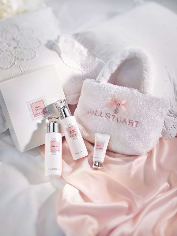 Jill Stuart 推出全新「Relax 纯白花漾」身体保养系列