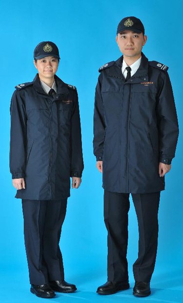 香港小贩管理人员更换新制服（图）