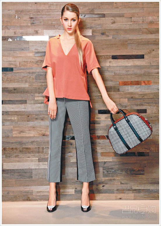 Sportmax13早春新款对比艺术
