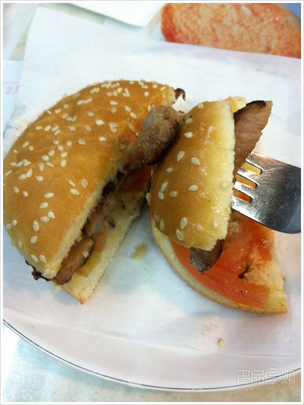 6日香港吃街边小食偶遇明星