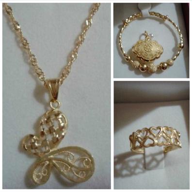 香港买金堪比春运抢火车票！晒19号抢到的小金饰