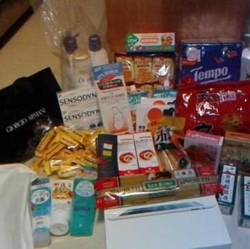 香港晒货：11号HK疯狂扫货 收金项链+阿玛尼+iPhone 5 