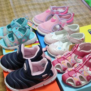 香港晒货：收获品质童鞋 Nike毛毛虫+斯凯奇