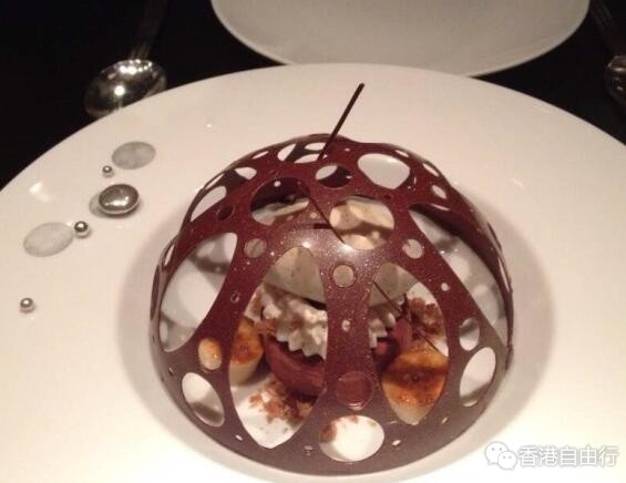 香港美食推介：米其林三星餐厅精致法国菜（鹌鹑肉，鹅肝）