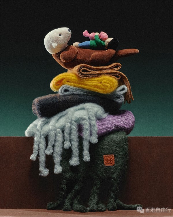 LOEWE_SS24_PRECO_GIFTING_STILL_LIFE_RGB_CROPPED_4X5_37_1.jpg