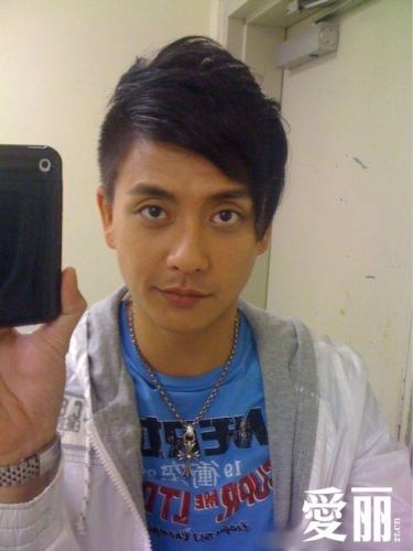 图集:<em>TVB女星</em>男星罕见<em>素颜照</em>爆光 看谁素得美